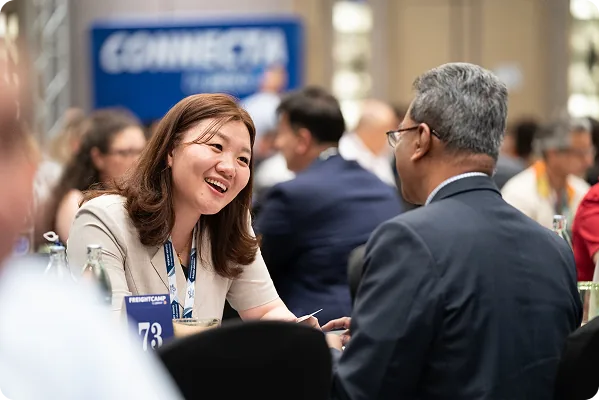 Freightcamp members having a one-to-one conversation