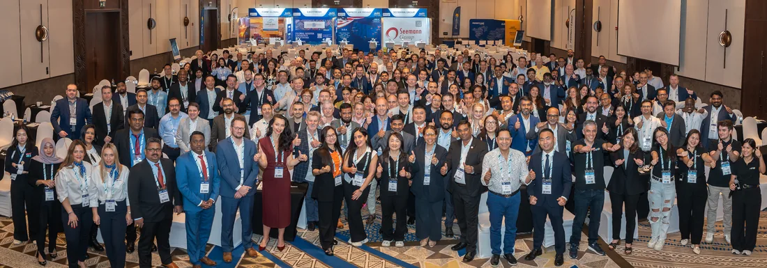 Freightcamp Dubai group photo with the global forwarding community